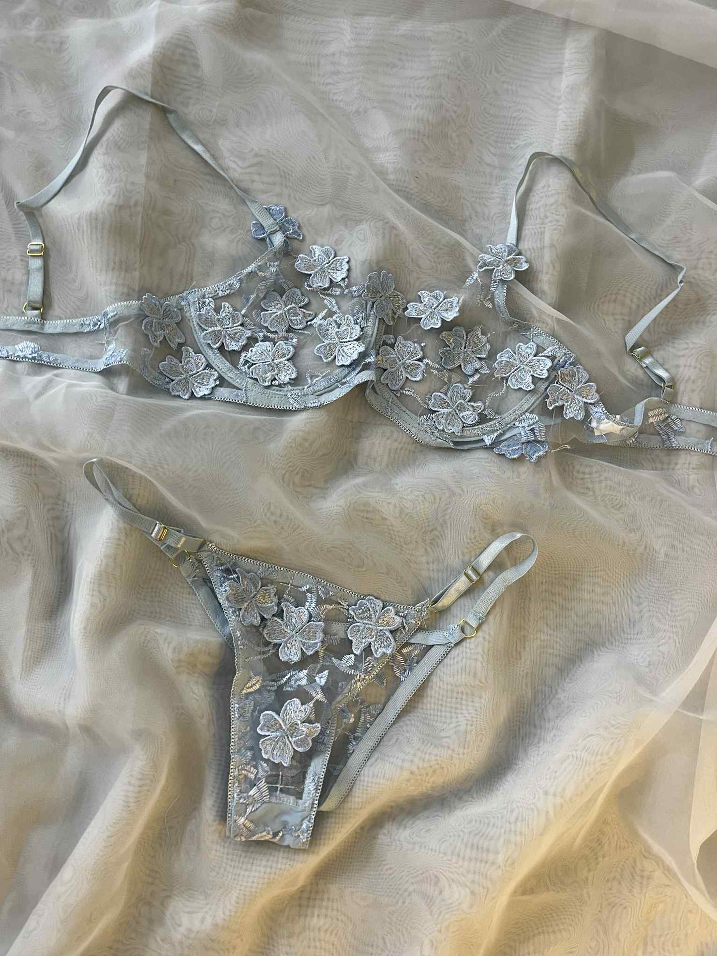 DEUX PIECES à fleurs