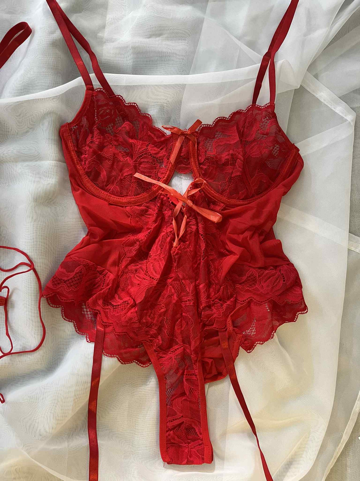 BODY EN DENTELLE PORTE JARTELLES