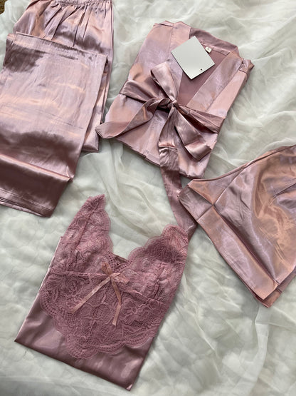 Un ensemble royale de 4 قطع كيمونو بونتالون بوستير قصير