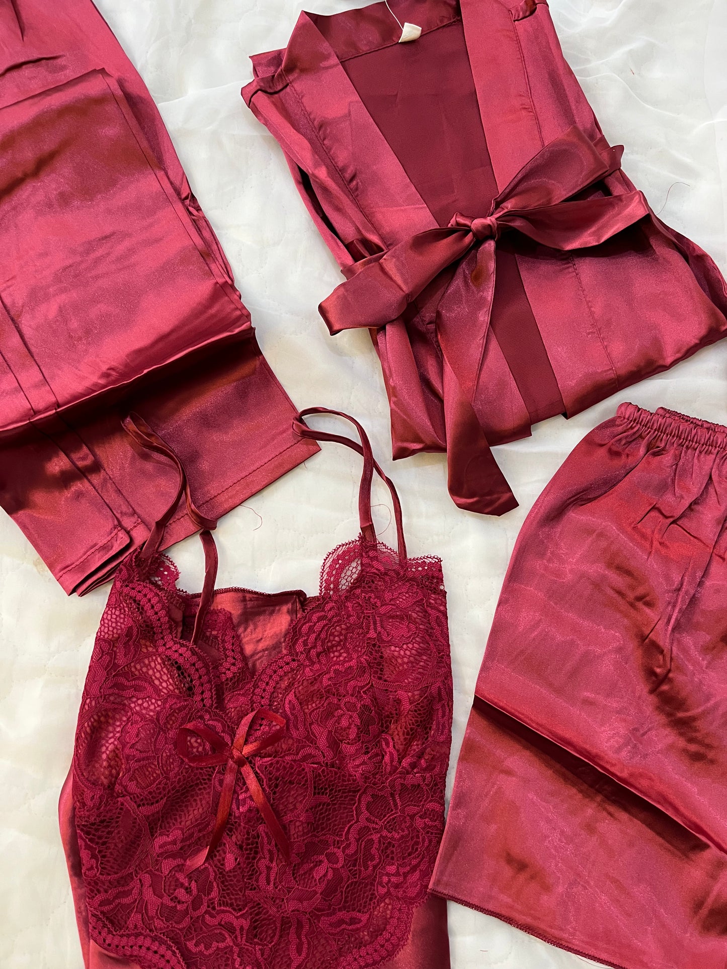 Un ensemble royale de 4 قطع كيمونو بونتالون بوستير قصير