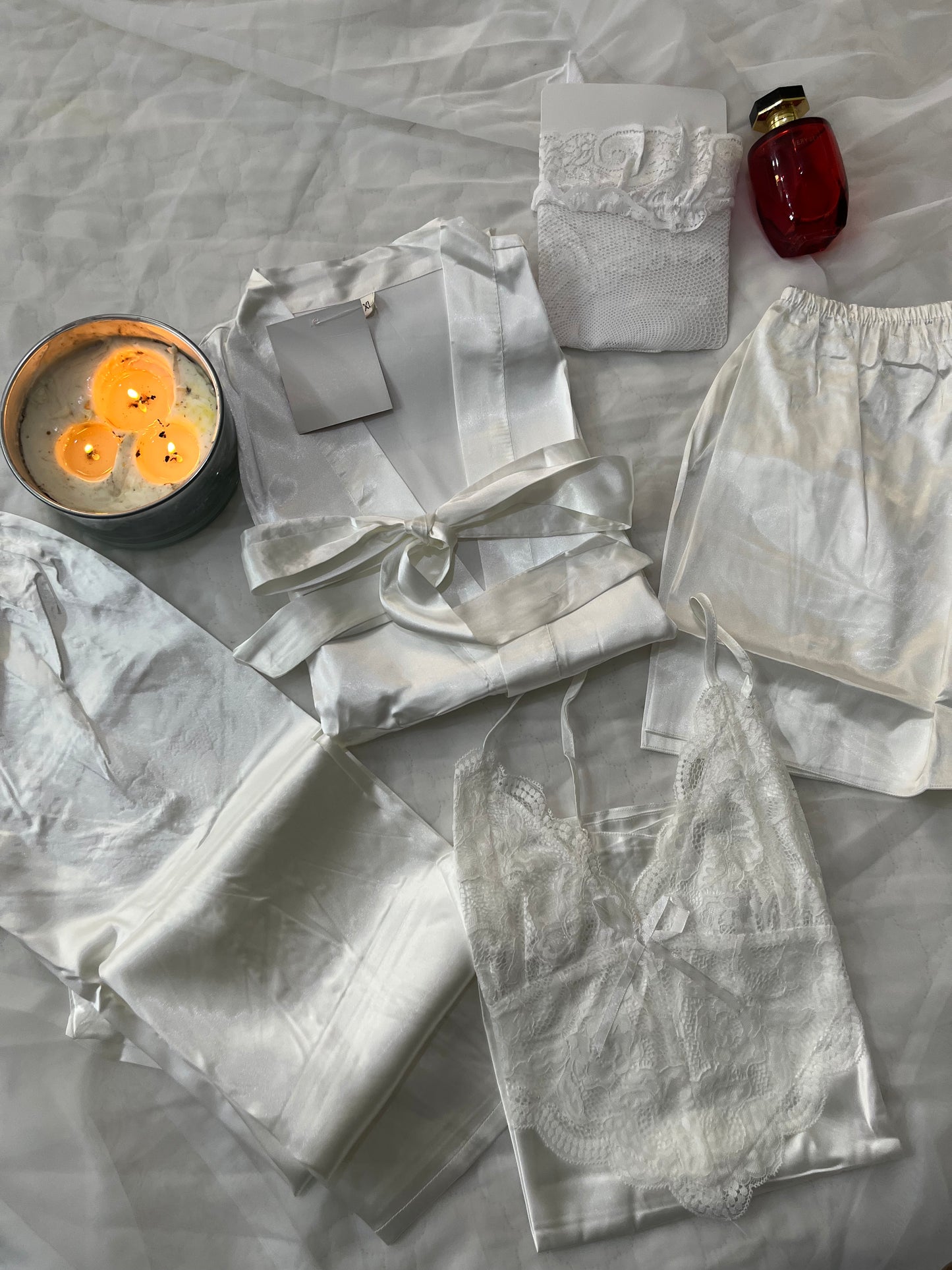 Un ensemble royale de 4 قطع كيمونو بونتالون بوستير قصير